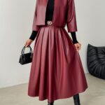 Elegantiškas moteriškas 2 dalių odos kostiumėlis 