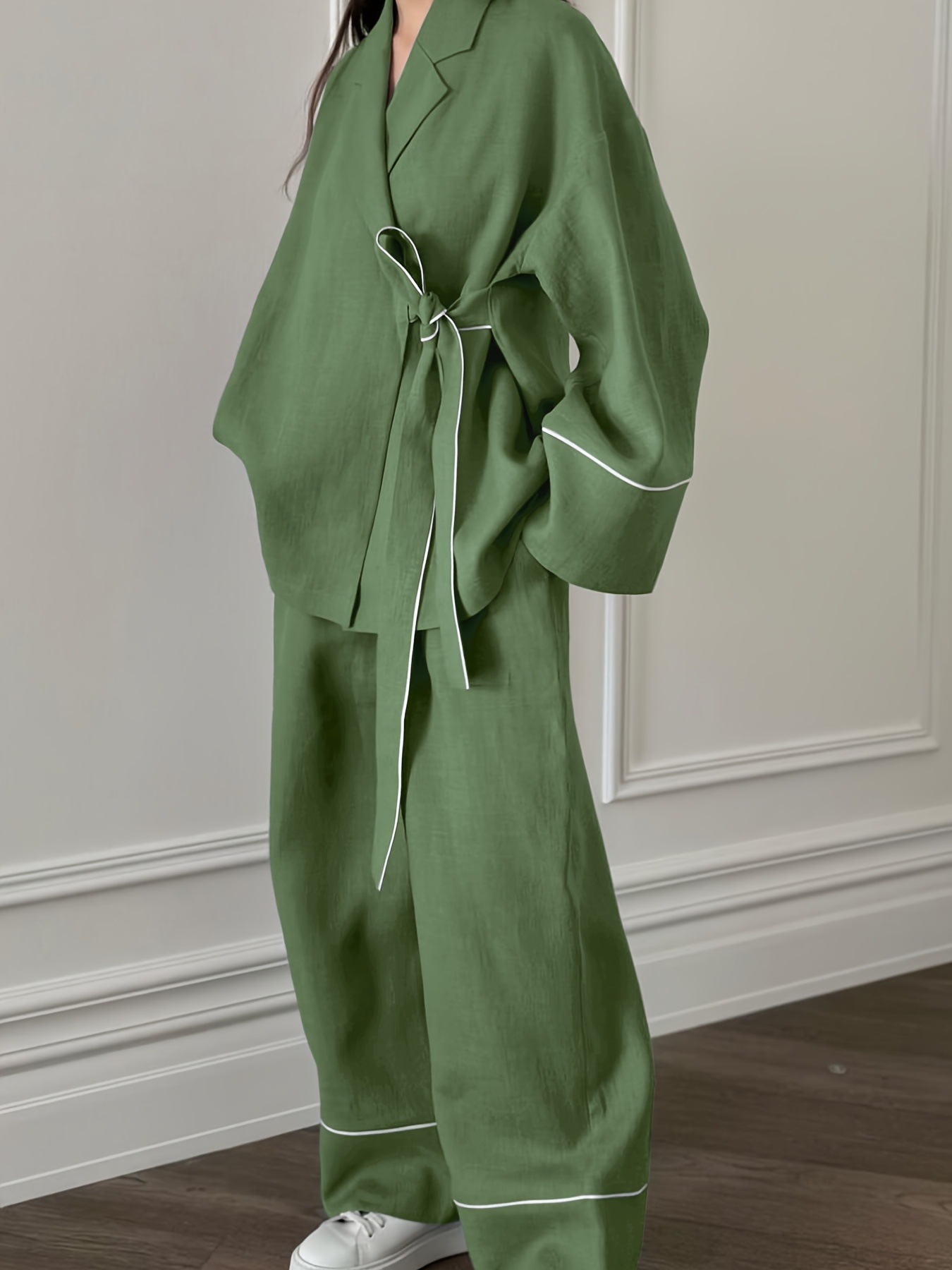 product-fancy-8777f677-6522-4b27-9458-c3b2e373649b Prancūziško stiliaus 2 dalių moteriškas kostiumėlis - Image 1