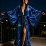 Kimono stiliaus chalatas su diržu