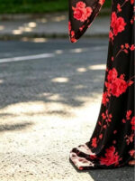 Juodas kimono chalatas su gėlių raštu - Image 4