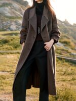 Moteriškas vilnos paltas su diržu – elegantiškas demisezoninis modelis