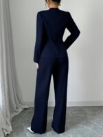 Elegantiškas moteriškas vienspalvis kostiumas - Image 3